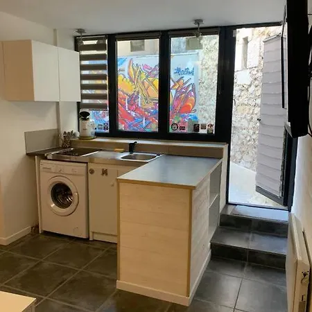 T2 En Rdc Dans Petit Immeuble Avec Cour Enclavee. Apartmán Périgueux