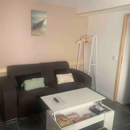 Apartmán T2 En Rdc Dans Petit Immeuble Avec Cour Enclavee. Périgueux